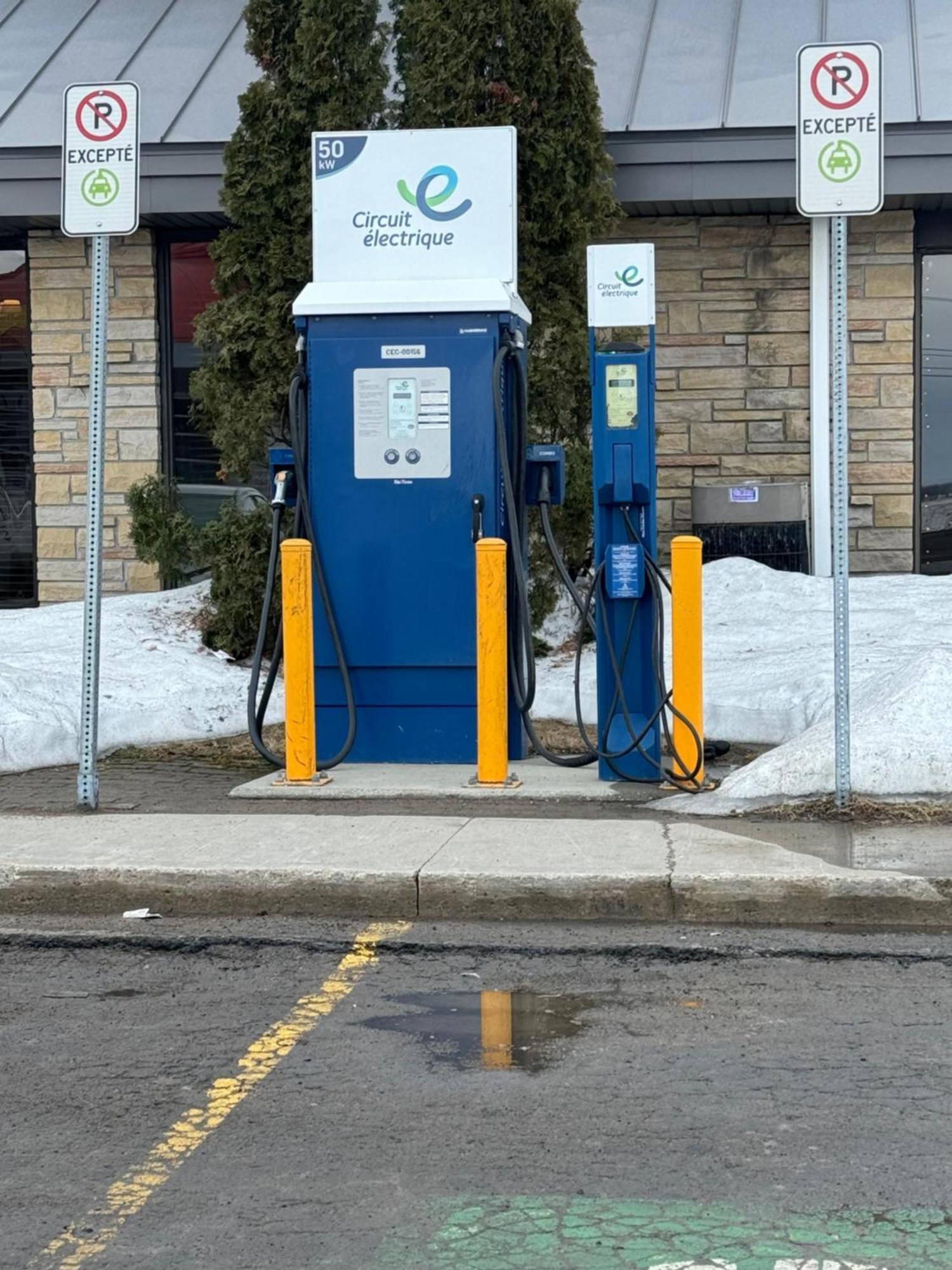 La Porte De La Mauricie Louiseville Buitenkant foto